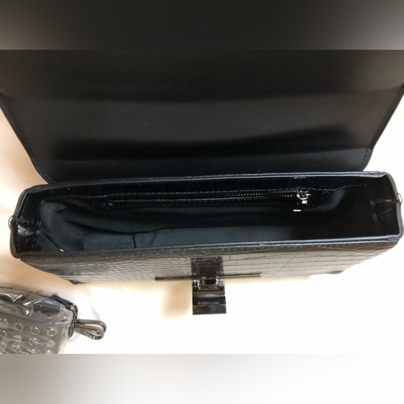 AKIRA NEVER LET YOU CROC STYLE HANDBAG - Picture 6 of 10